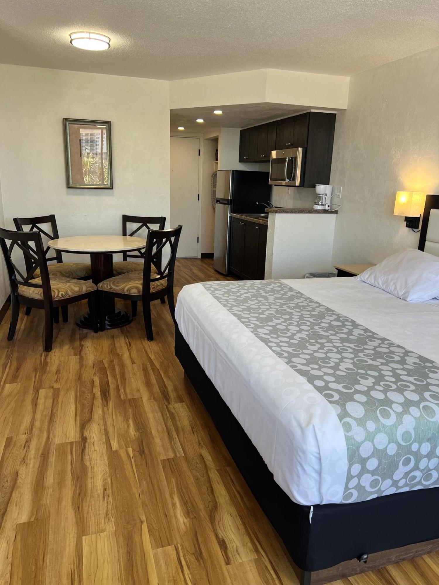 Flamingo Inn Beachfront - เดย์โทนาบีช ภายนอก รูปภาพ